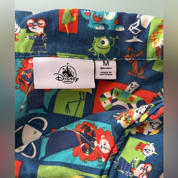 Disney Pixar Parks Button Up Camp Shirt Mens Hawaiian Style Size M - Picture 6 of 10